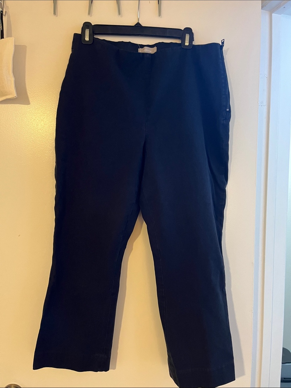 Classic Womens Straight-Leg cropped Pants